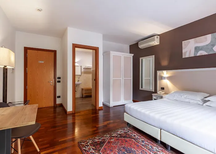 Inn Rome Rooms & Suites