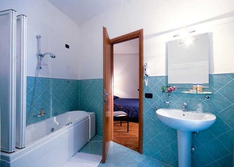 Rooms&suites 2*